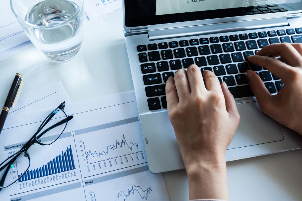 What Are The Advantages and Disadvantages of Retained Profit?